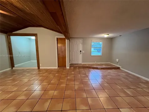 5013 SW 90th Terrace Cooper City FL 33328