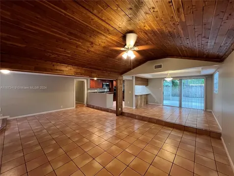 5013 SW 90th Terrace Cooper City FL 33328