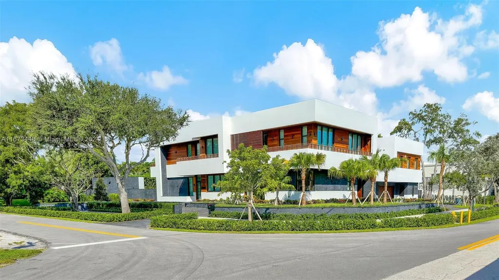 9860 NE 5th Avenue Road Miami Shores FL 33138