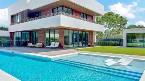 9860 NE 5th Avenue Road Miami Shores FL 33138