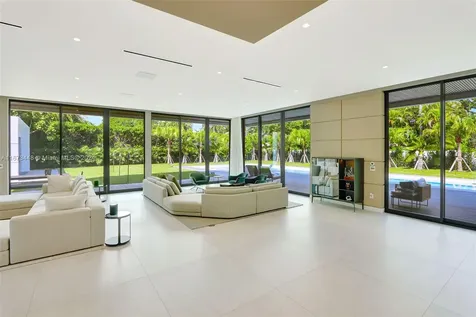 9860 NE 5th Avenue Road Miami Shores FL 33138