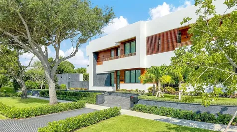 9860 NE 5th Avenue Road Miami Shores FL 33138