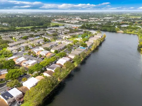 1333 NW 122nd Terrace Pembroke Pines FL 33026