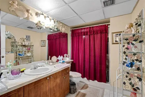 1333 NW 122nd Terrace Pembroke Pines FL 33026