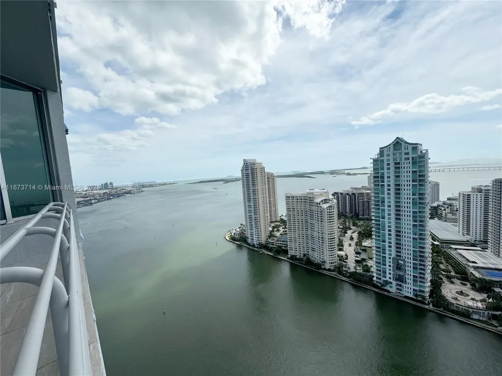 325 S Biscayne Boulevard Miami FL 33131