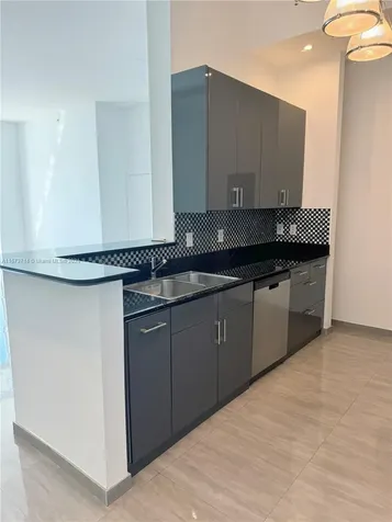 325 S Biscayne Boulevard Miami FL 33131