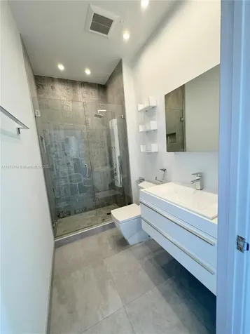 325 S Biscayne Boulevard Miami FL 33131
