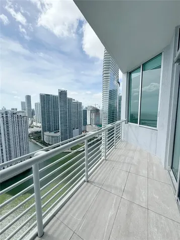 325 S Biscayne Boulevard Miami FL 33131