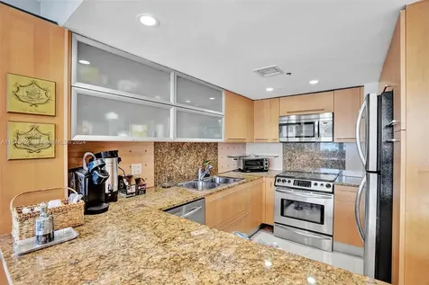 5225 Collins Avenue Miami Beach FL 33140
