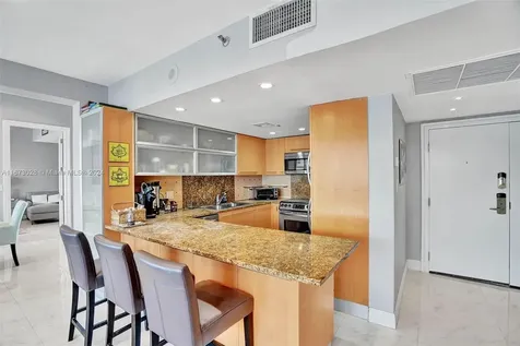5225 Collins Avenue Miami Beach FL 33140