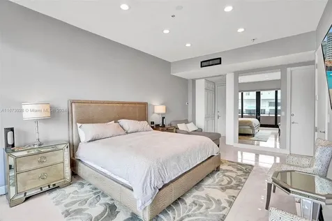 5225 Collins Avenue Miami Beach FL 33140