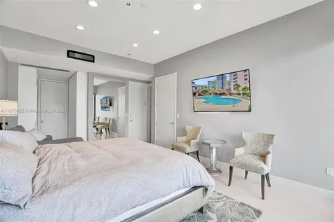 5225 Collins Avenue Miami Beach FL 33140