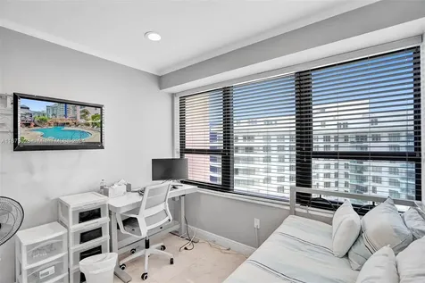 5225 Collins Avenue Miami Beach FL 33140