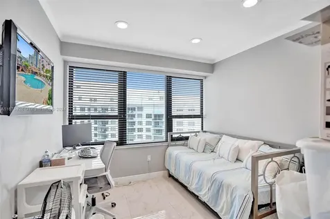 5225 Collins Avenue Miami Beach FL 33140