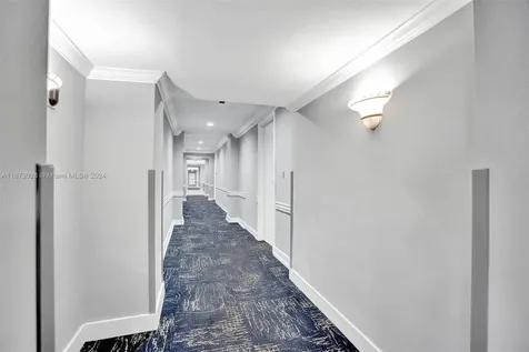 5225 Collins Avenue Miami Beach FL 33140