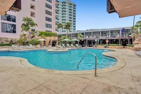 5225 Collins Avenue Miami Beach FL 33140