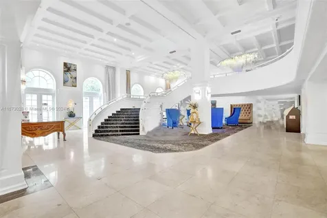5225 Collins Avenue Miami Beach FL 33140