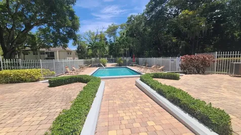 800 Cypress Park Way Deerfield Beach FL 33064