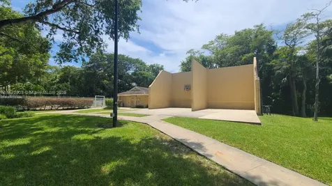 800 Cypress Park Way Deerfield Beach FL 33064