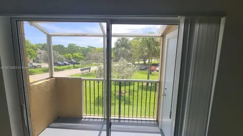 800 Cypress Park Way Deerfield Beach FL 33064