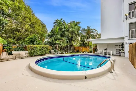590 Ocean Drive Key Biscayne FL 33149