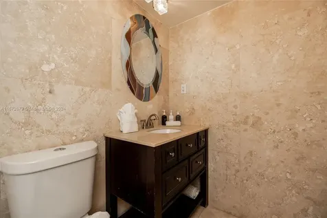 5225 Collins Avenue Miami Beach FL 33140