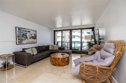 5225 Collins Avenue Miami Beach FL 33140
