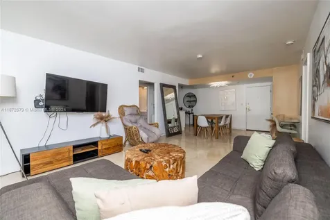 5225 Collins Avenue Miami Beach FL 33140
