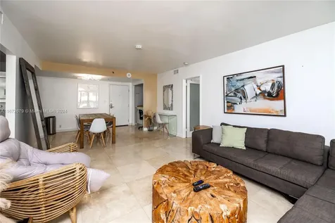 5225 Collins Avenue Miami Beach FL 33140