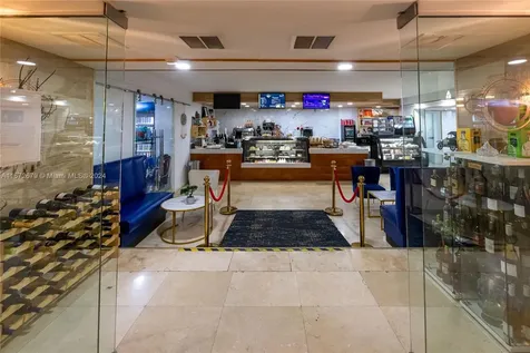 5225 Collins Avenue Miami Beach FL 33140