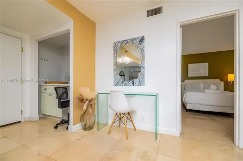 5225 Collins Avenue Miami Beach FL 33140
