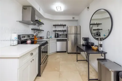 5225 Collins Avenue Miami Beach FL 33140
