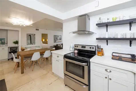5225 Collins Avenue Miami Beach FL 33140