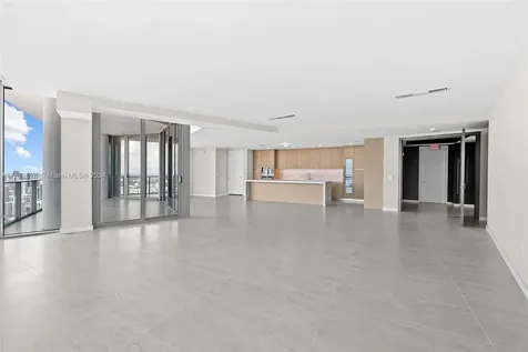 851 NE 1st Avenue Miami FL 33132