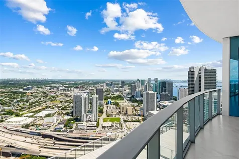 851 NE 1st Avenue Miami FL 33132