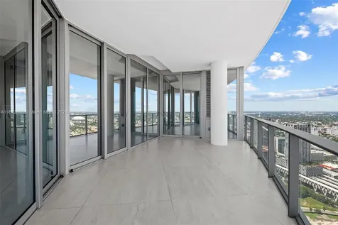 851 NE 1st Avenue Miami FL 33132