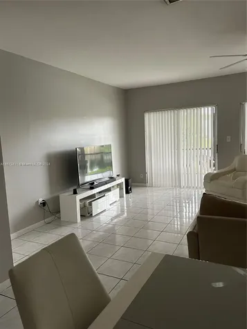 Miami FL 33193