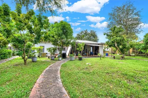 265 Cherokee Street Miami Springs FL 33166
