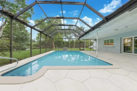 7240 SW 109th Terrace Pinecrest FL 33156