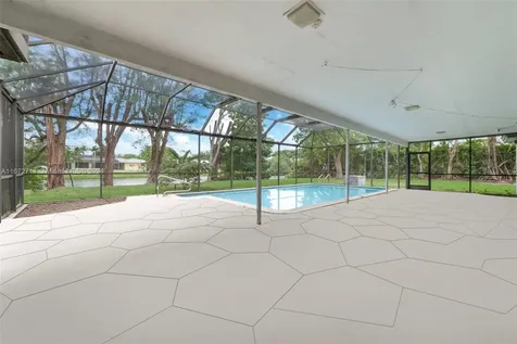 7240 SW 109th Terrace Pinecrest FL 33156