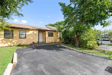 3005 NW 204th Terrace Miami Gardens FL 33056