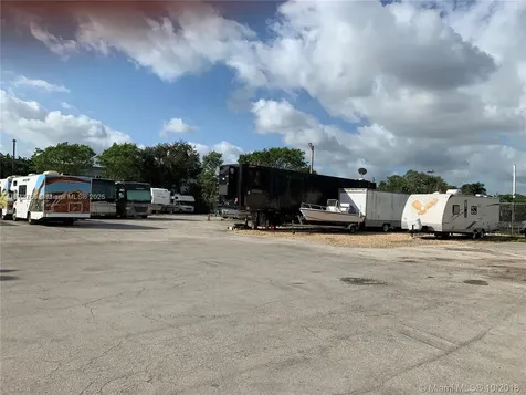 2490 SW 32nd Street Dania Beach FL 33312