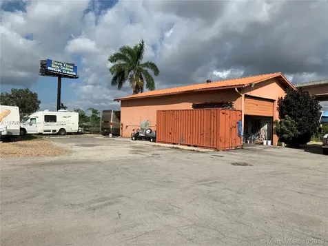 2490 SW 32nd Street Dania Beach FL 33312