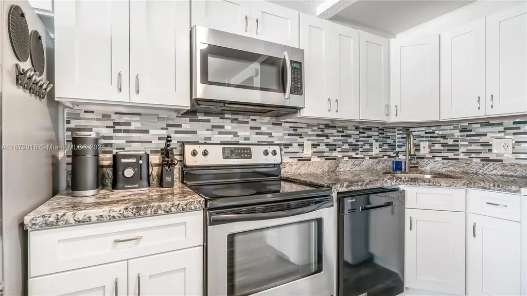 201 Van Buren Street Hollywood FL 33019
