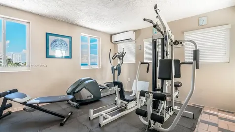 201 Van Buren Street Hollywood FL 33019