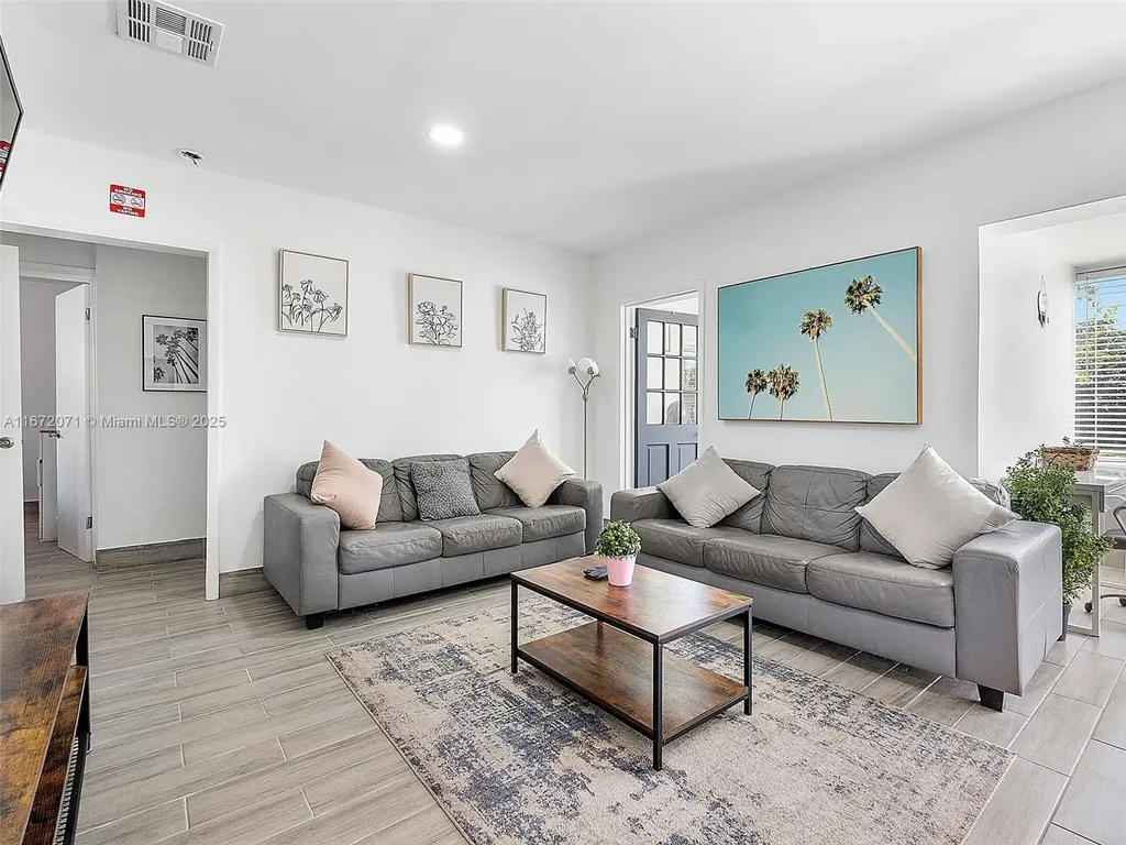 821 SW 25th Street Fort Lauderdale FL 33315