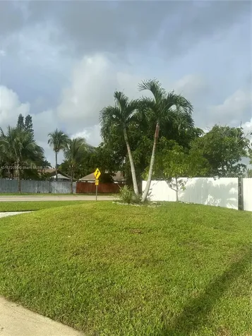 603 SW 75th Avenue North Lauderdale FL 33068