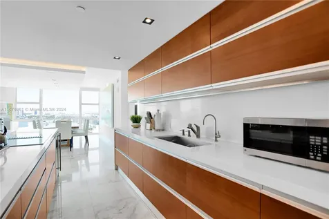 6801 Collins Avenue Miami Beach FL 33141