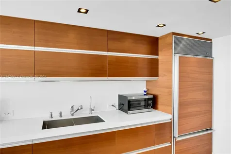 6801 Collins Avenue Miami Beach FL 33141