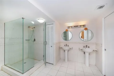 181 Crandon Boulevard Key Biscayne FL 33149
